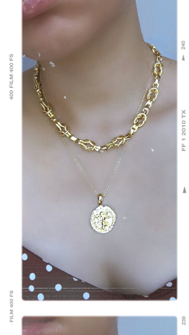 Gold Interlocking French Chain Necklace